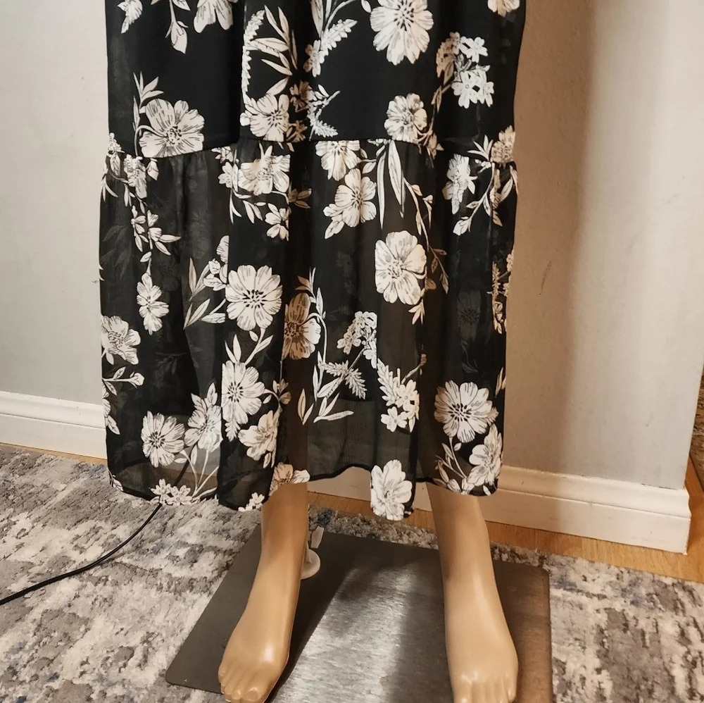 J. Crew midi dress. Ruffle hem. Black white floral. Size 12P - Picture 4 of 15